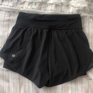 BLACK LULULEMON SHORTS